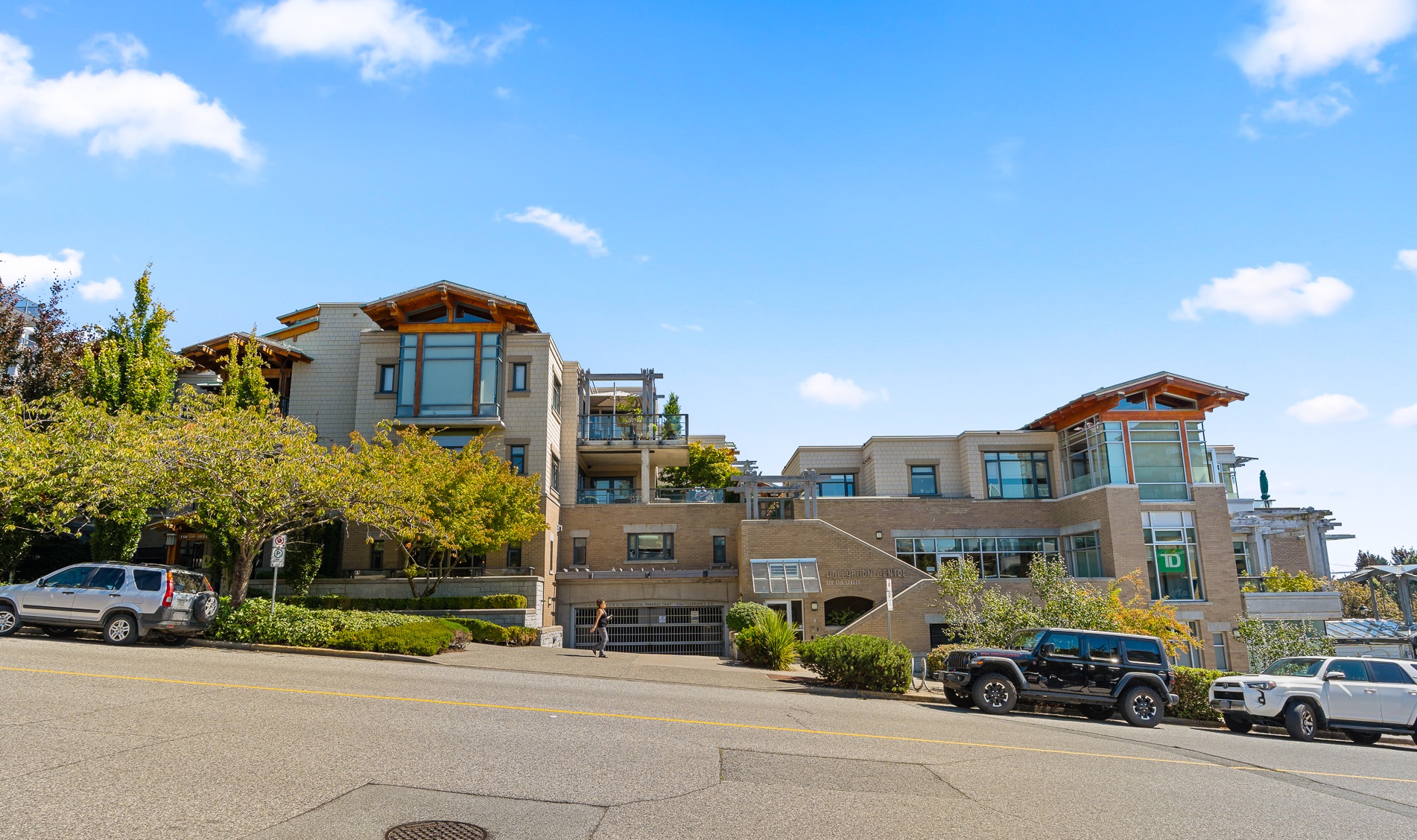 #201 - 550 17th Street